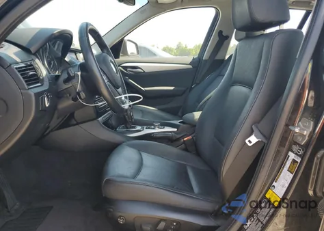 2015 BMW X1 xDrive28I z USA, uszkodzony, nr VIN WBAVL1C53FVY32306